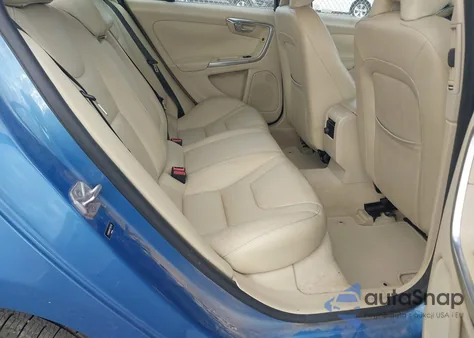 2015 Volvo S60 T5 Premier z USA, uszkodzony, nr VIN YV140MFK8F1354718